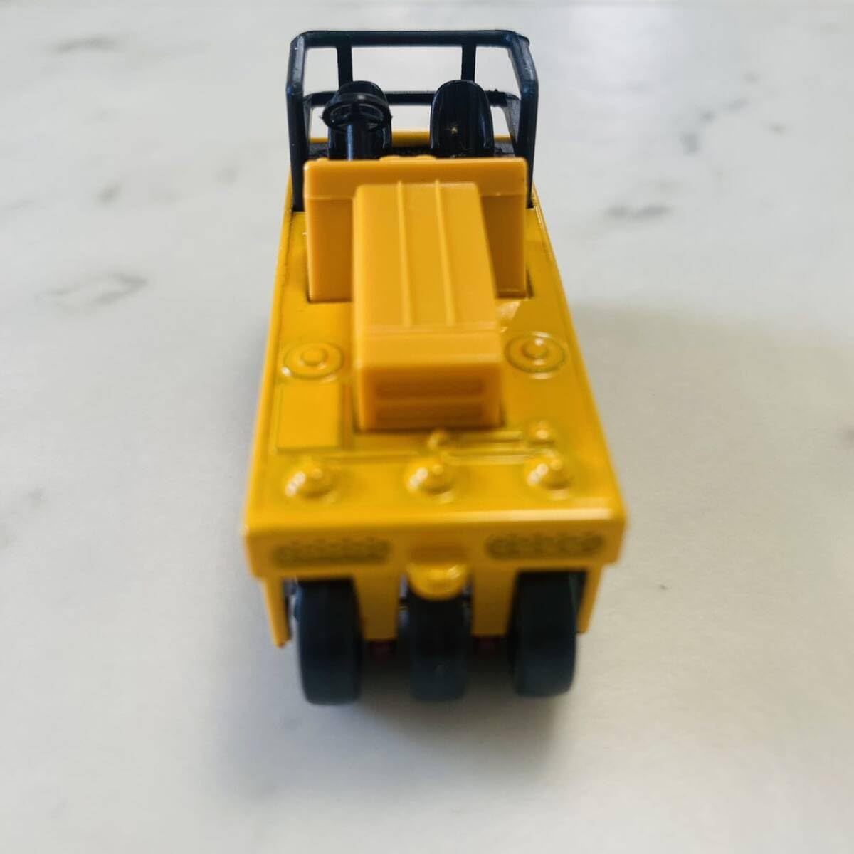 Amazon.co.jp: トミカ 65-2-3 酒井重工 タイヤローラー デラックス建設